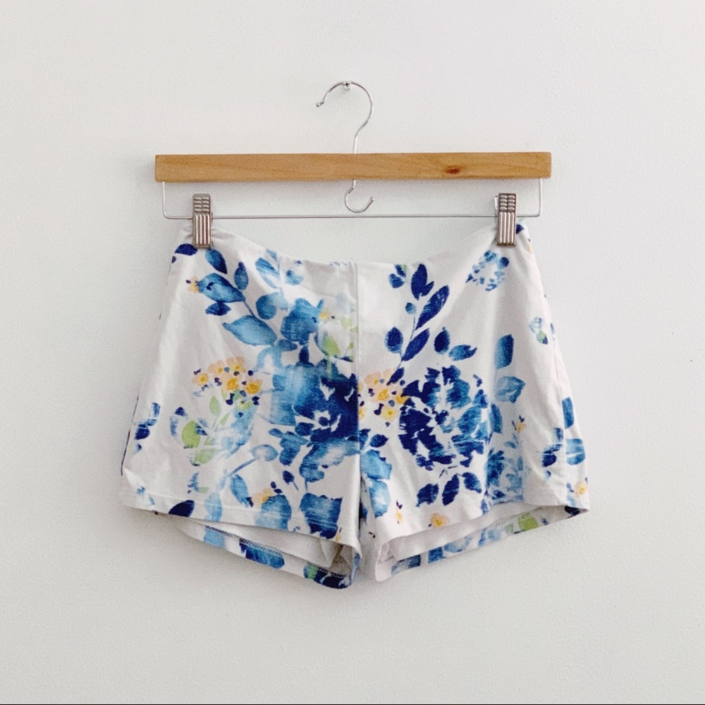 Velvet-soft Floral Shorts